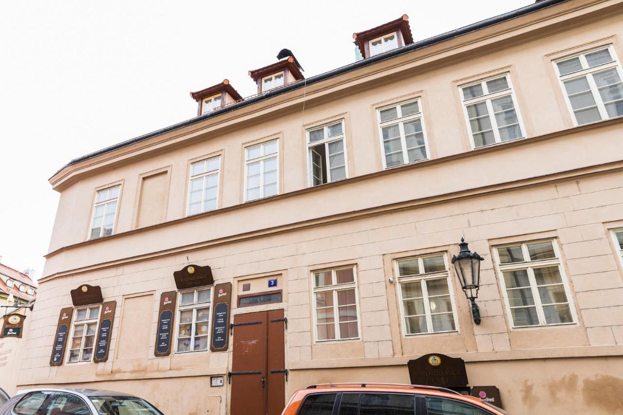 White Swan Boutique Apartments Прага Экстерьер фото