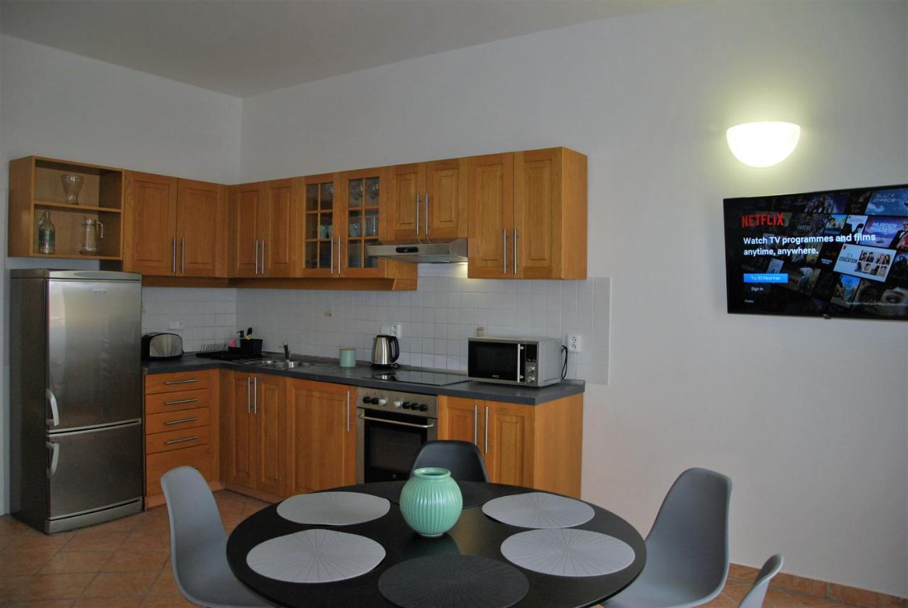 White Swan Boutique Apartments Прага Экстерьер фото