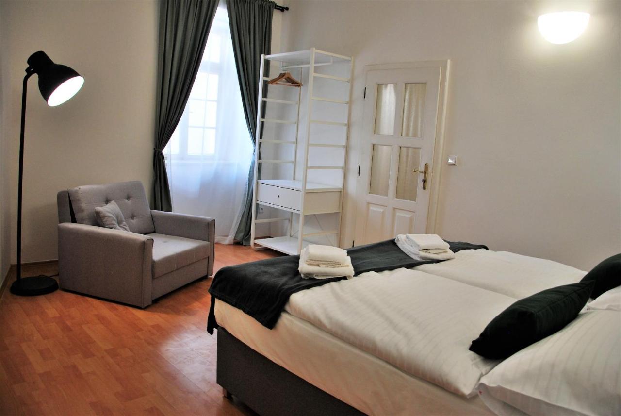 White Swan Boutique Apartments Прага Экстерьер фото