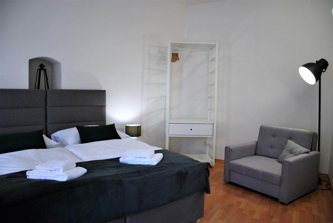White Swan Boutique Apartments Прага Экстерьер фото