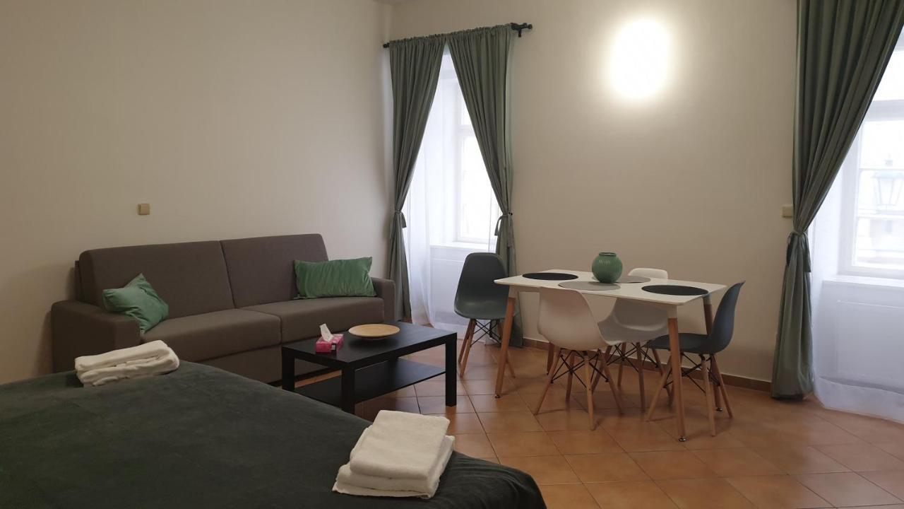 White Swan Boutique Apartments Прага Экстерьер фото