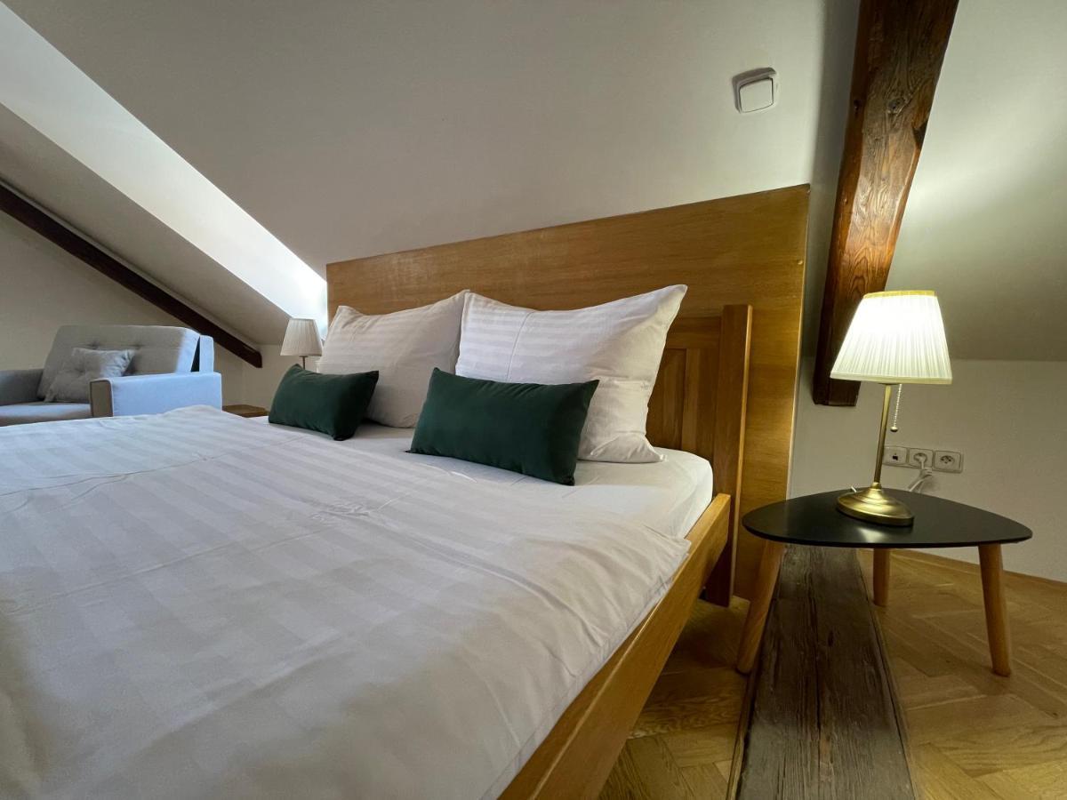 White Swan Boutique Apartments Прага Экстерьер фото