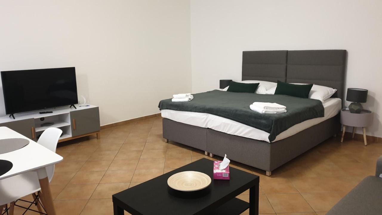 White Swan Boutique Apartments Прага Экстерьер фото