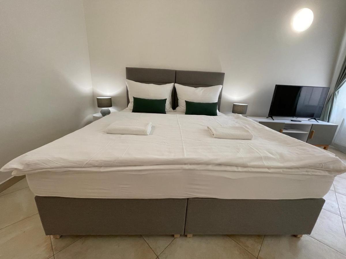 White Swan Boutique Apartments Прага Экстерьер фото