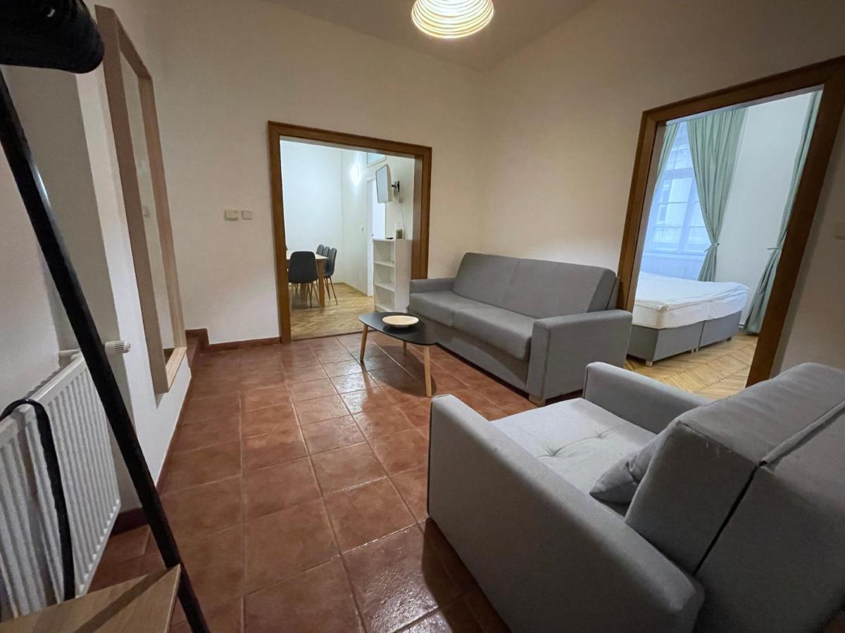 White Swan Boutique Apartments Прага Экстерьер фото