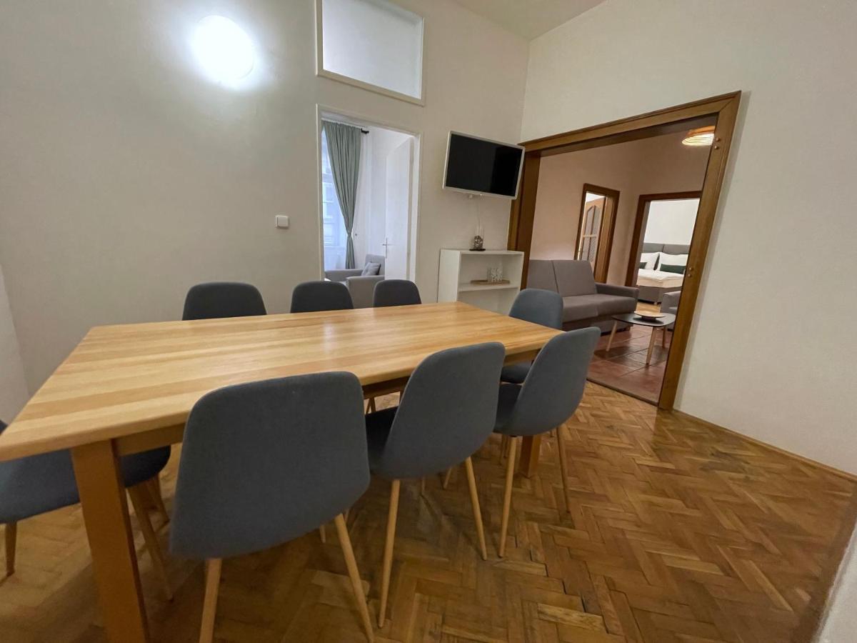 White Swan Boutique Apartments Прага Экстерьер фото