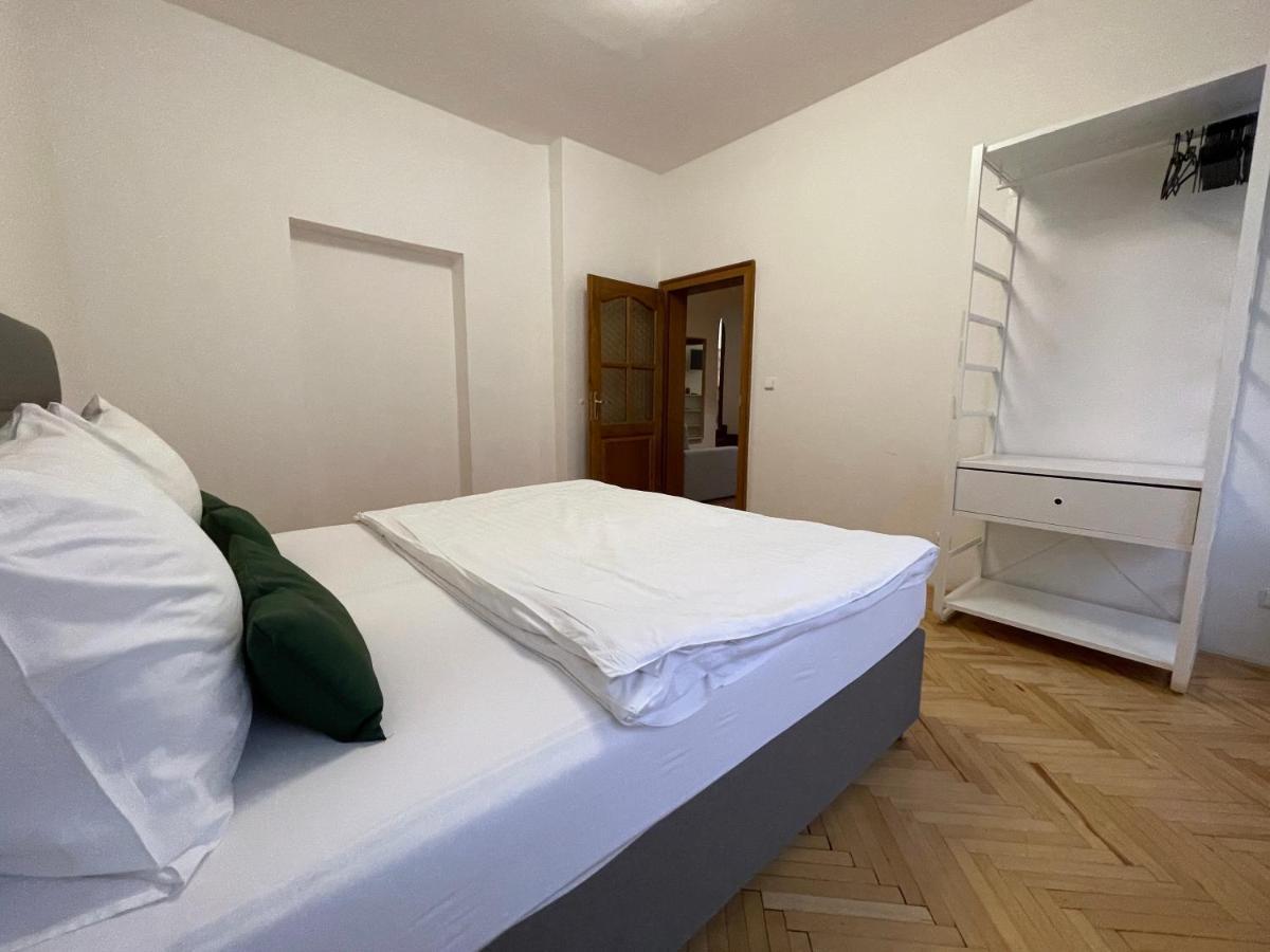 White Swan Boutique Apartments Прага Экстерьер фото